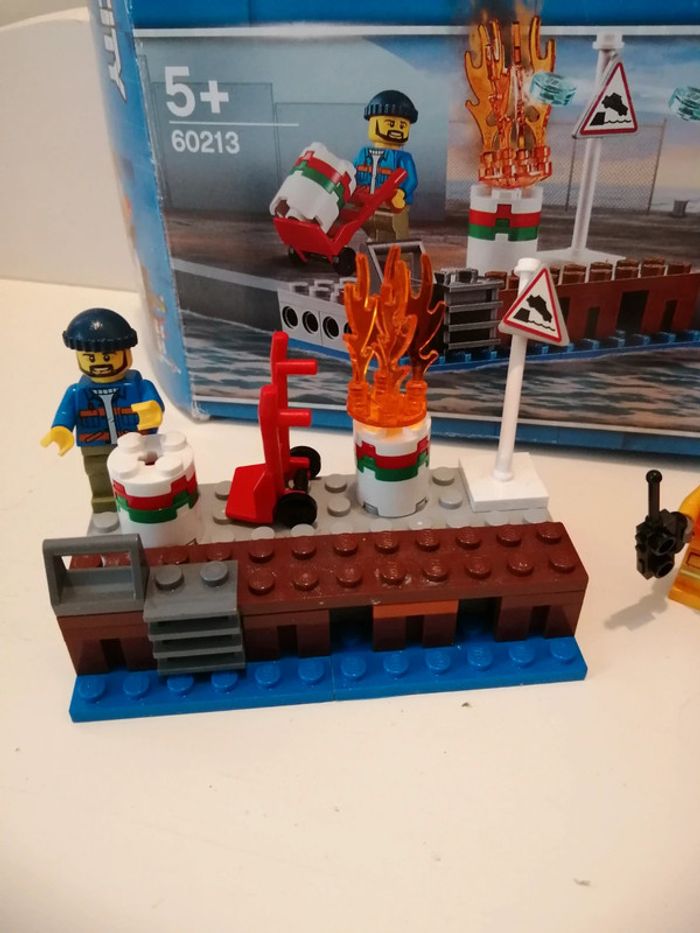 Lego city "L'incendie sur le quai" - photo numéro 3