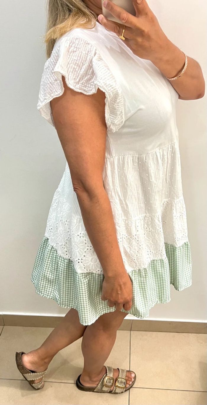 Robe courte avec volant Taille 38 - photo numéro 4