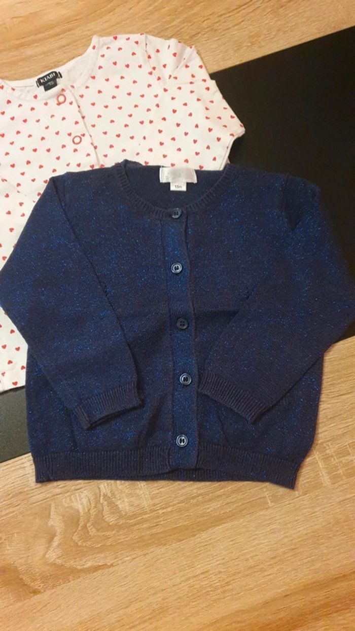 Lot de 2 gilets fin 18 mois - photo numéro 2