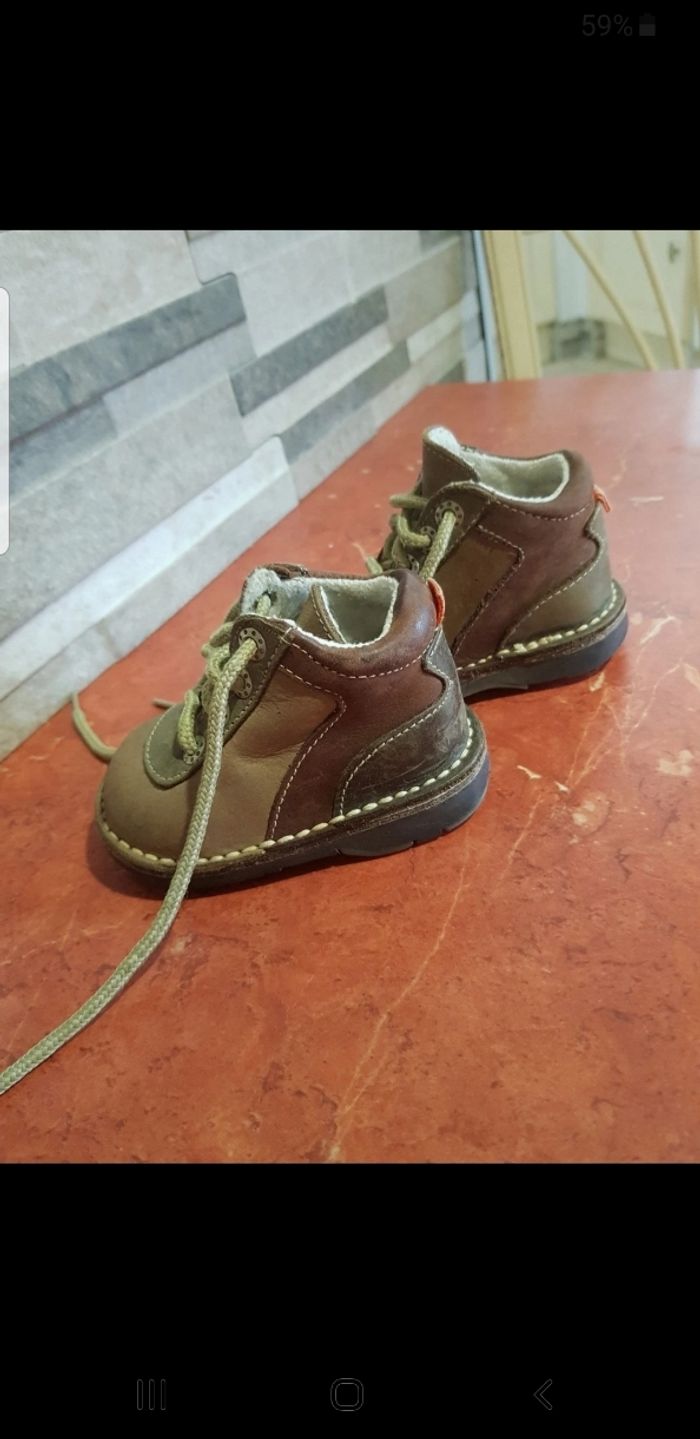 Chaussures garçon taille 18 - photo numéro 5