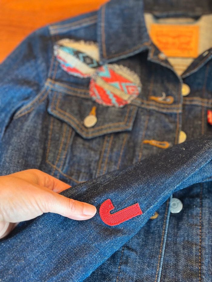 Veste en denim Levi’s brodée colorée – Taille S - photo numéro 8