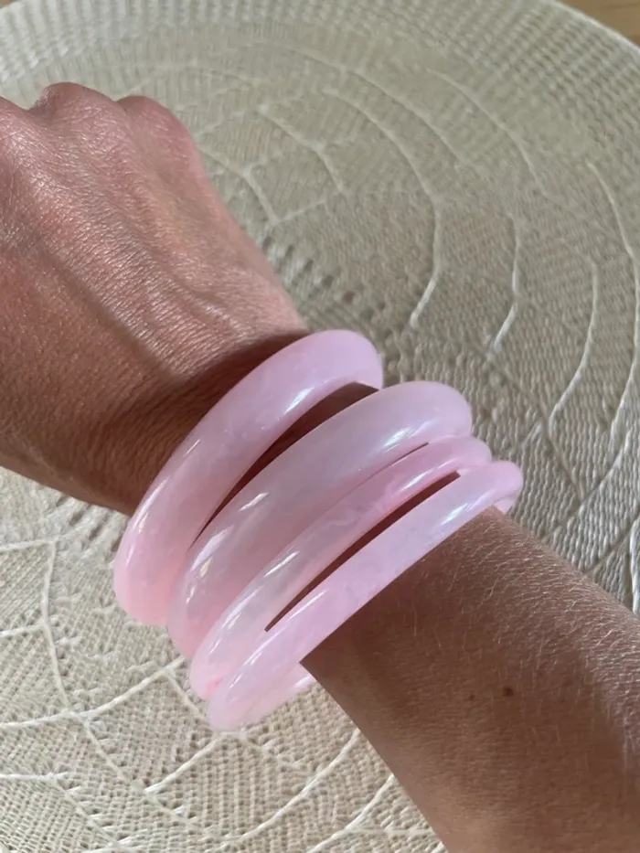 Lot 4 bracelets acrylique rose pâle - photo numéro 2