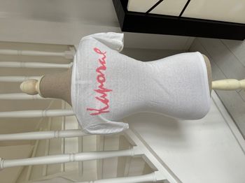 T-Shirt Kaporal blanc et Kaporal rose a l'arrière