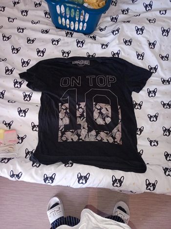 Tee shirt