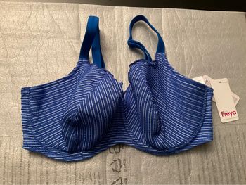 Haut maillot bleu Freya neuf