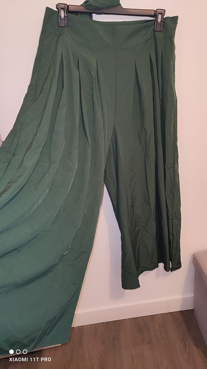 Pantalon vert émeraude, jambes très large, taille XXL,  comme neuf - photo numéro 2