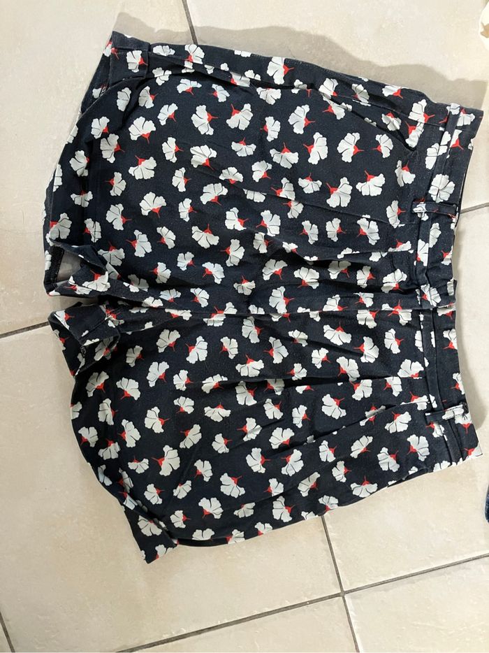 Lot de shorts XS t34 - photo numéro 2