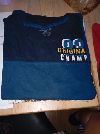 2 t shirt 8;10 ans