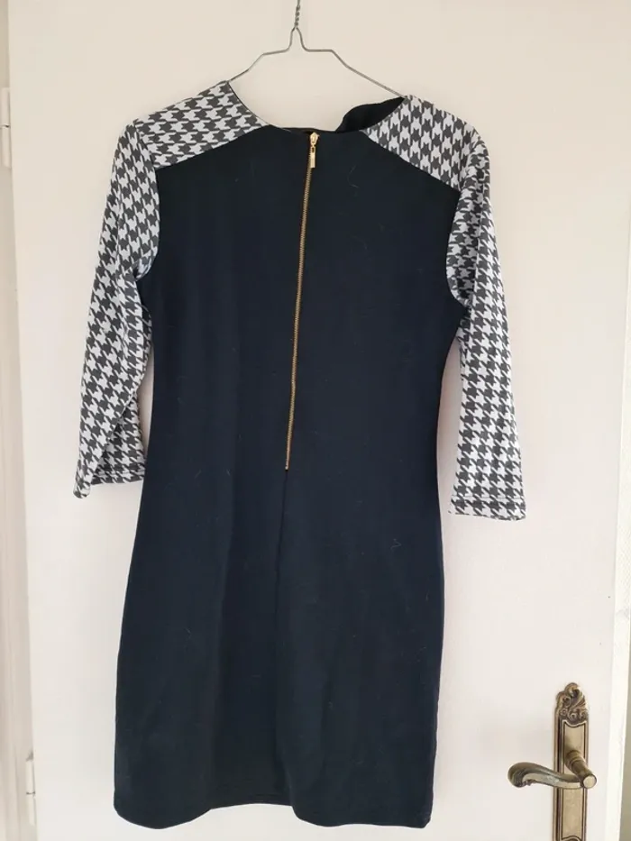 Robe cintrée - photo numéro 2