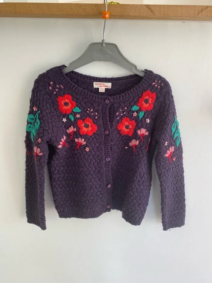 Gilet du pareil au même violet broderies fleurs