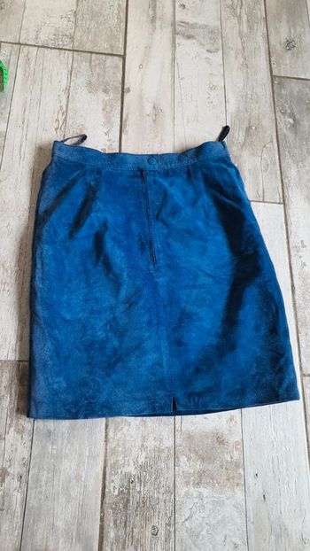 Jupe taille 34 en très bon état