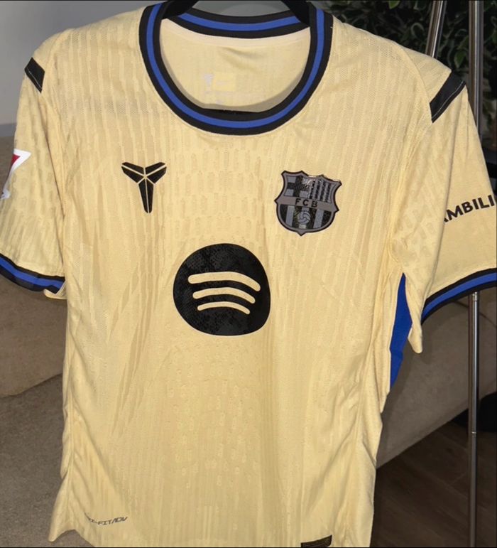 Maillots de foot Barcelona Version joueur Lamine Yamal - photo numéro 2