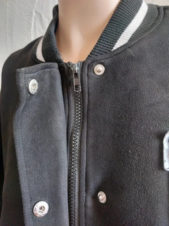 Veste Teddy noire avec lettrage Taille S - photo numéro 4