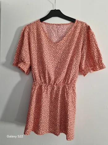 Blouse col V motif cœurs