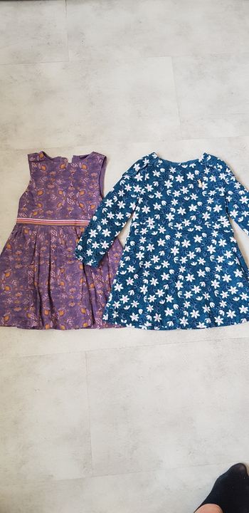 Lot 2 robes sergent major 4 ans