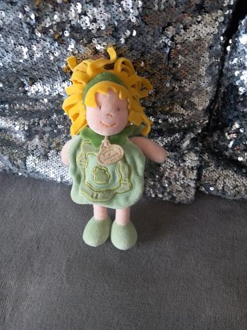 Doudou poupée fille salade Doudou et compagnie