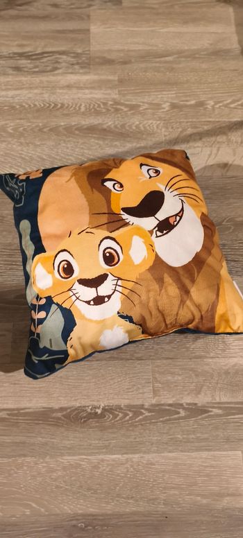 coussin roi lion