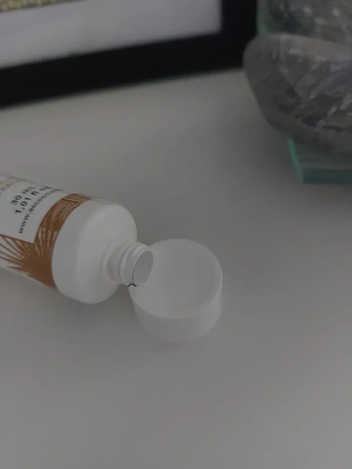 Soin visage zones fragiles - photo numéro 4