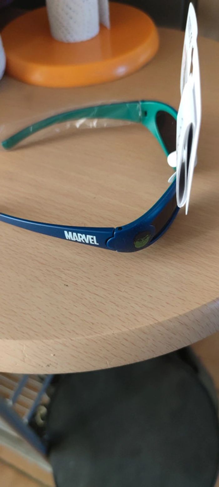 Lunettes de soleil enfants Marvel Avengers TU neuf - photo numéro 2