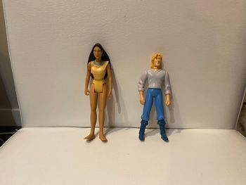 Figurine pocahontas - john smith disney