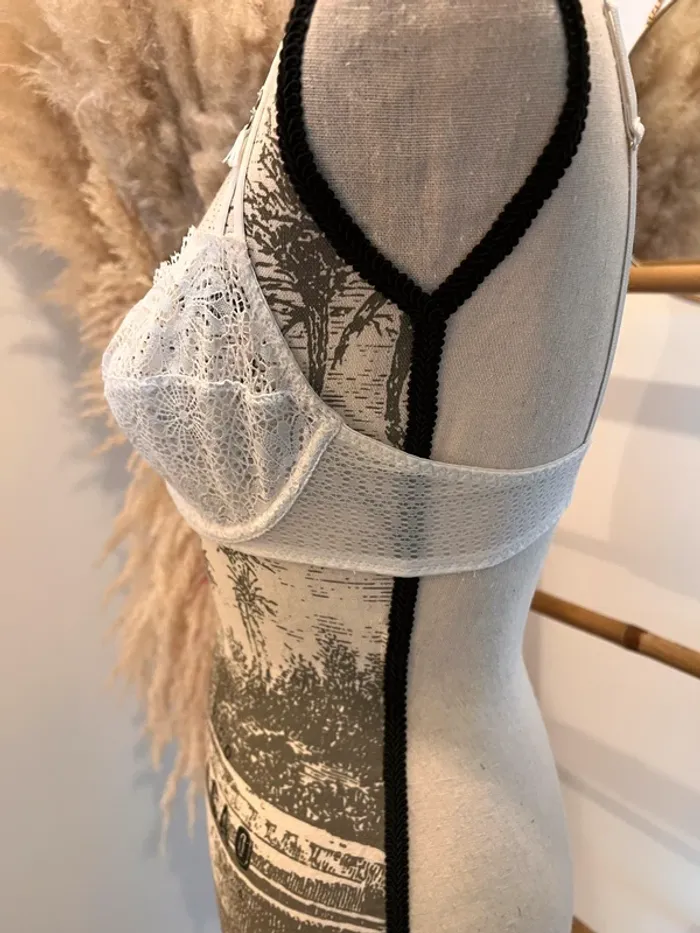 Soutien-gorge blanc - photo numéro 5