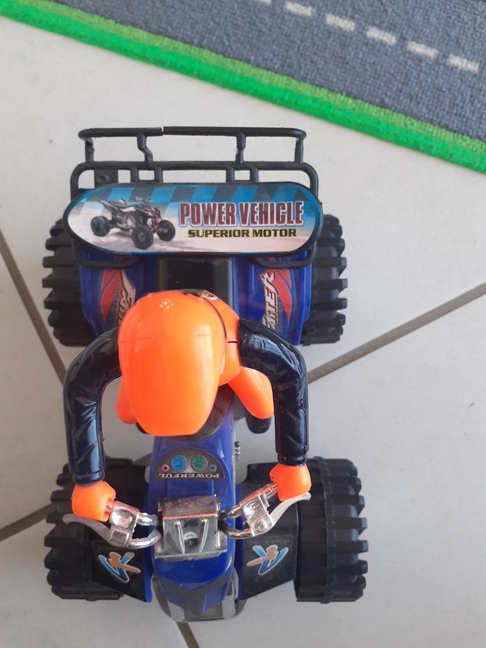 Quad plastique - photo numéro 3