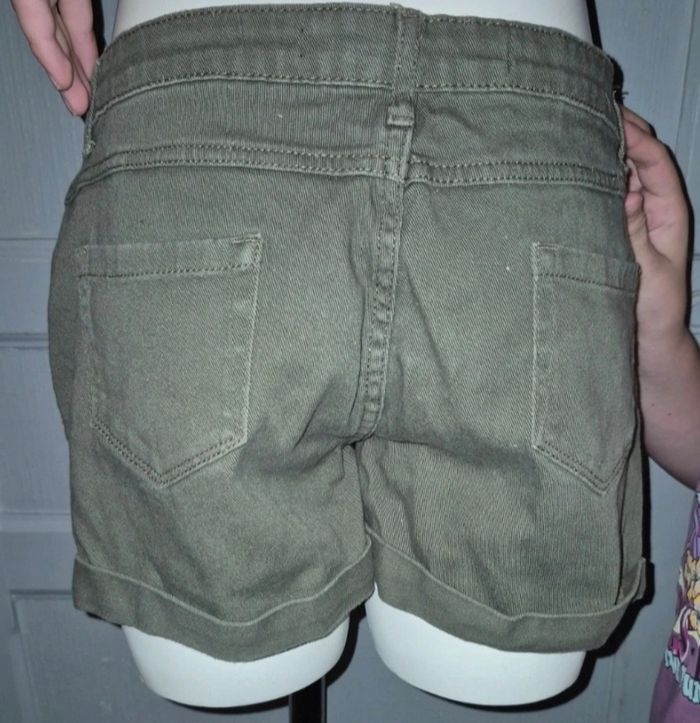 Mini short kaki - photo numéro 2