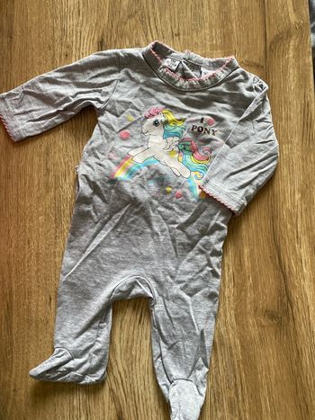 Pyjama 1 pièce taille 1 mois