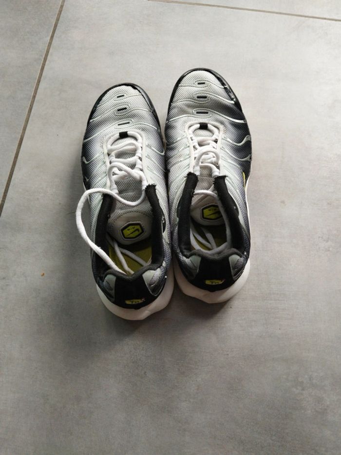 Baskets Nike air max plus TN requin 36 - photo numéro 3
