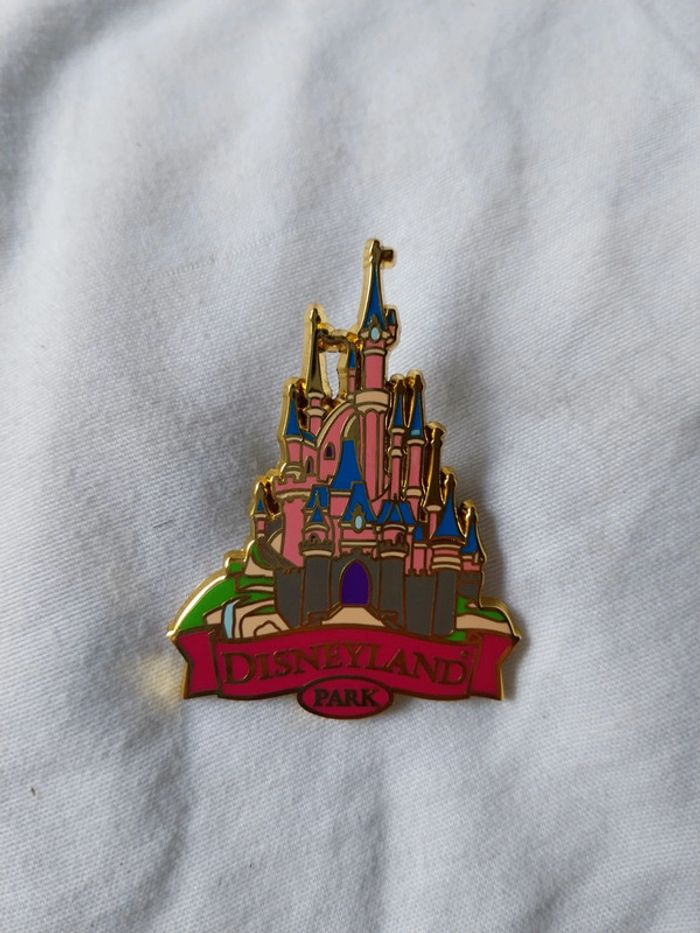 Pins Disney disneyland Paris chateau