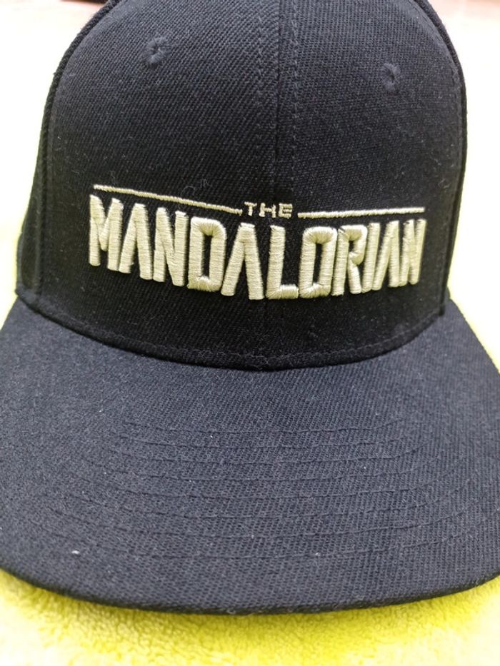Casquette noire "The Mandalorian"