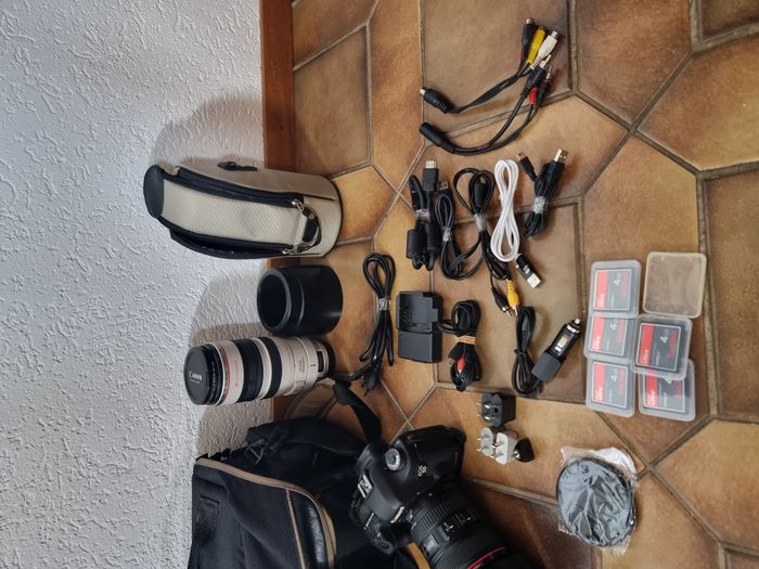 Lot appareil photo Canon EOS 5D Mark 3 + plusieurs objectifs + sacoches de transport + flash et acce - photo numéro 4