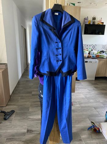 Costume