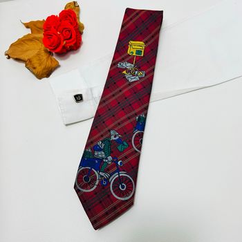Cravate au motif unique - pigeon facteur tartan rouge - 9,5 cm - Très bon état