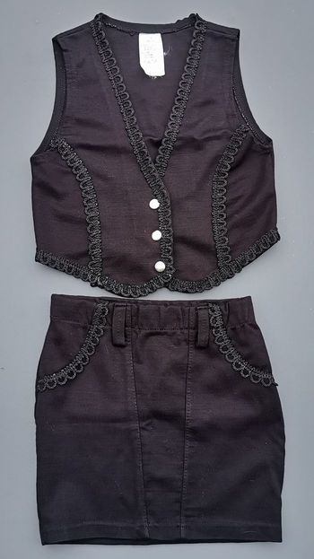Ensemble gilet sans manche et jupe 6 ans fille