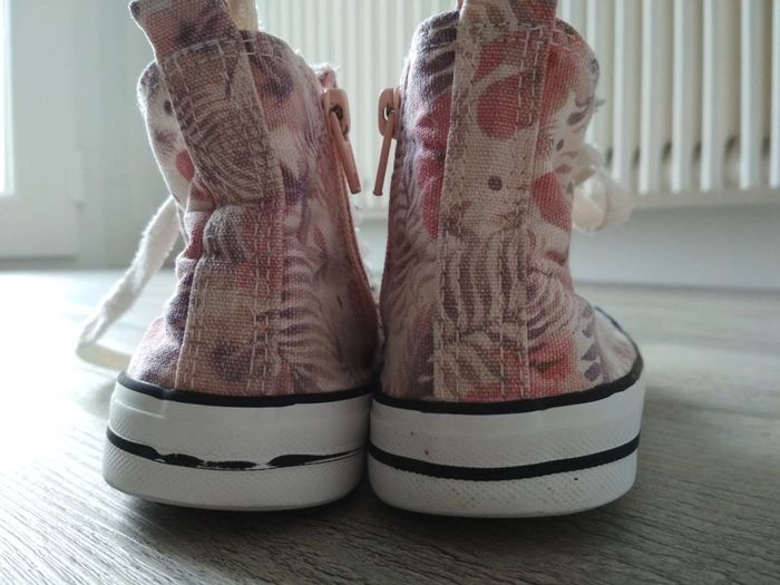 Baskets fleurs tropicales 28 - photo numéro 4