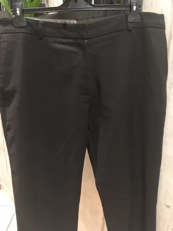 Superbe pantalon sophistiqué noir de marque Camaïeu en excellent état en 46