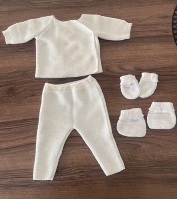 Ensemble laine bébé 1 mois