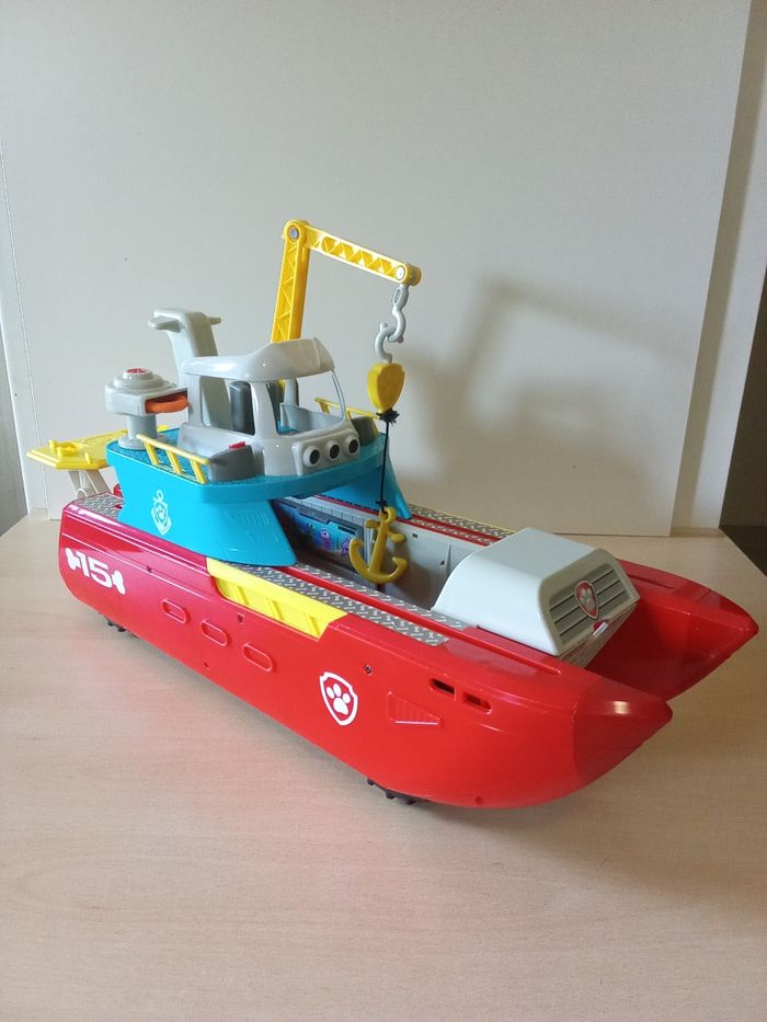 Bateau pat patrouille