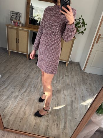 Robe chic noire blanche et rouge épaule bouffante