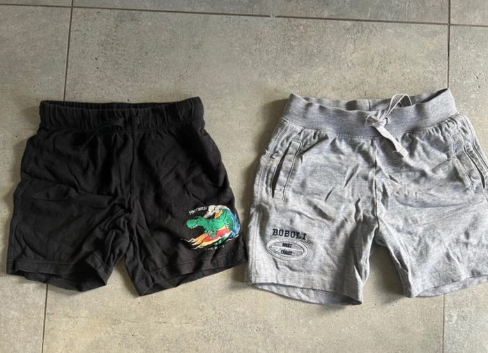 Lot 2 shorts noir et gris garçon h&m Boboli 5ans 110cm