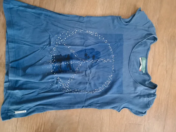 Tee shirt