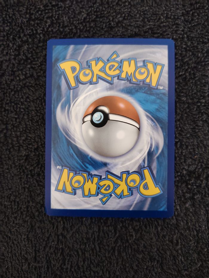 Carte Pokémon Pikachu - photo numéro 2