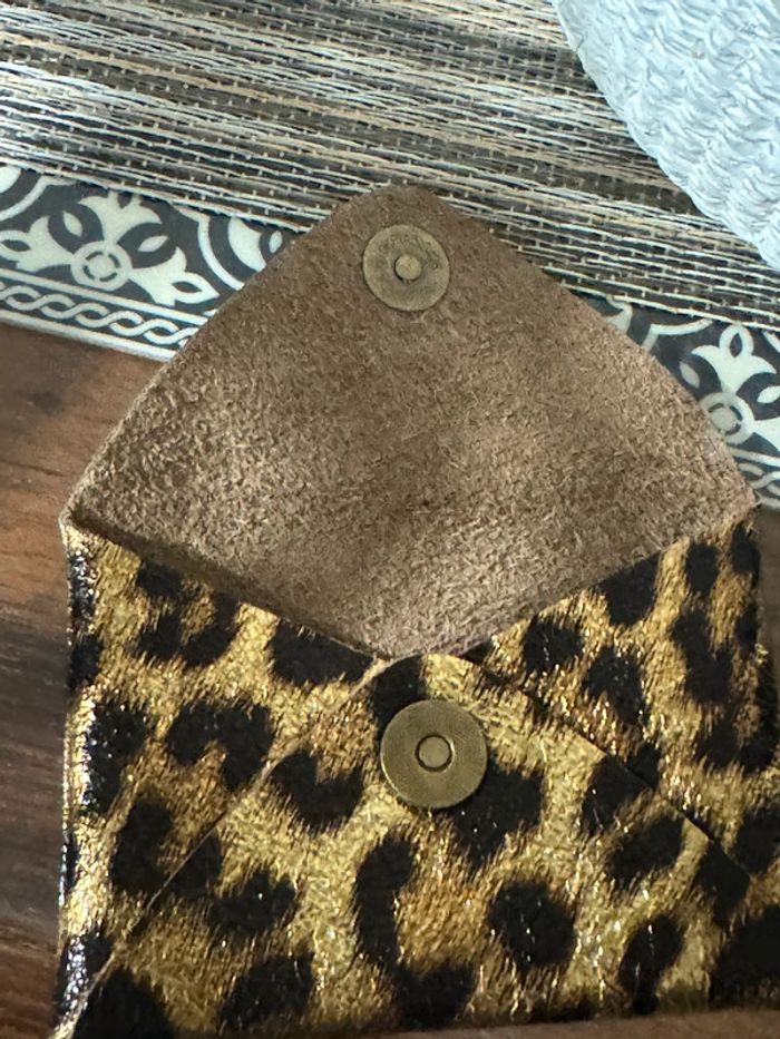 Porte carte ou petit porte monnaie cuir léopard neuf - photo numéro 3
