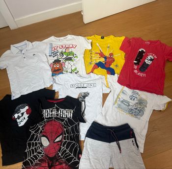 Lot de T-shirt + 1 polo + un short