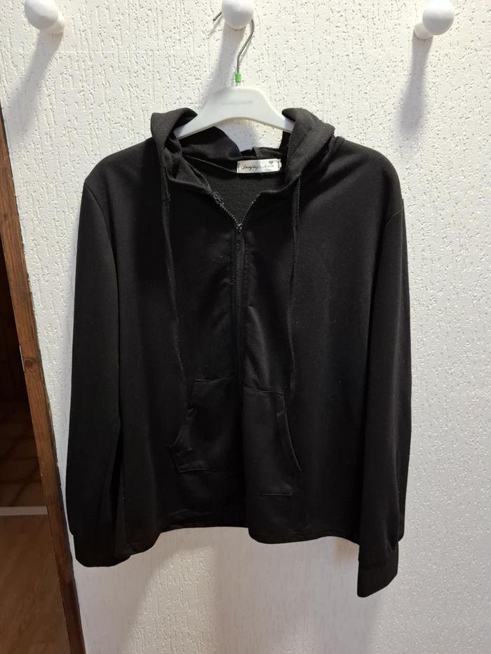Beau gilet femme JunjieFashion noir à capuche S/M très bon état