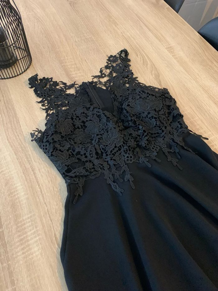 Robe avec haut en dentelle - photo numéro 2