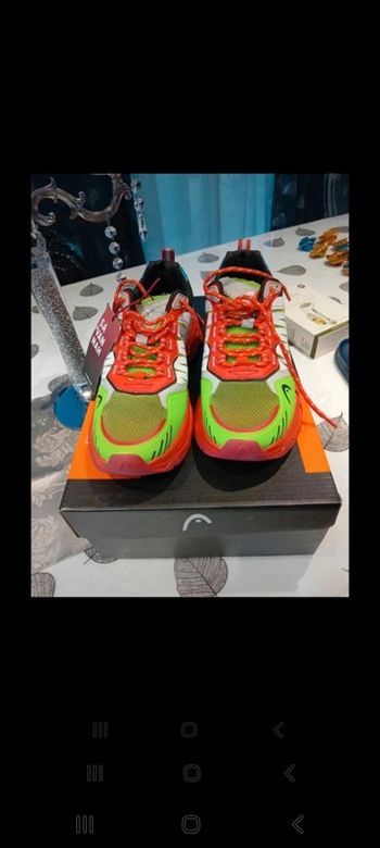 Basket de la marque head mixiste taille 40 idéal pour un cadeau prix en boutique 135€