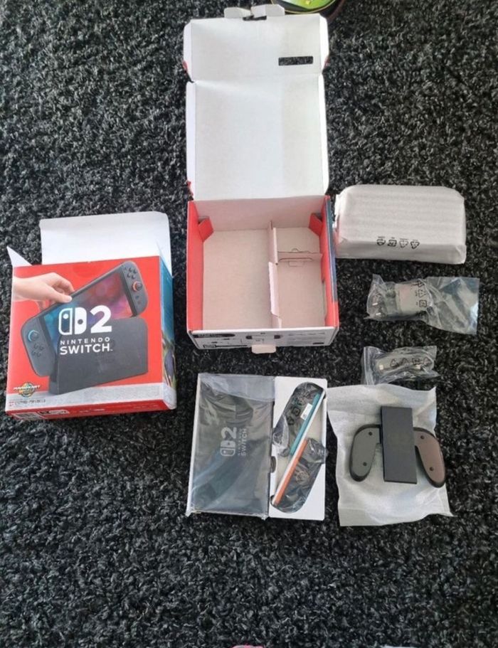 Console Nintendo Switch 2 + lot Mario Kart World - photo numéro 2