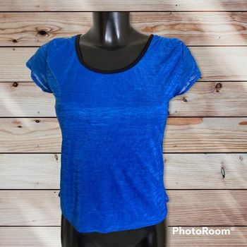 T-shirt avec dentelle dans le dos taille 36/S